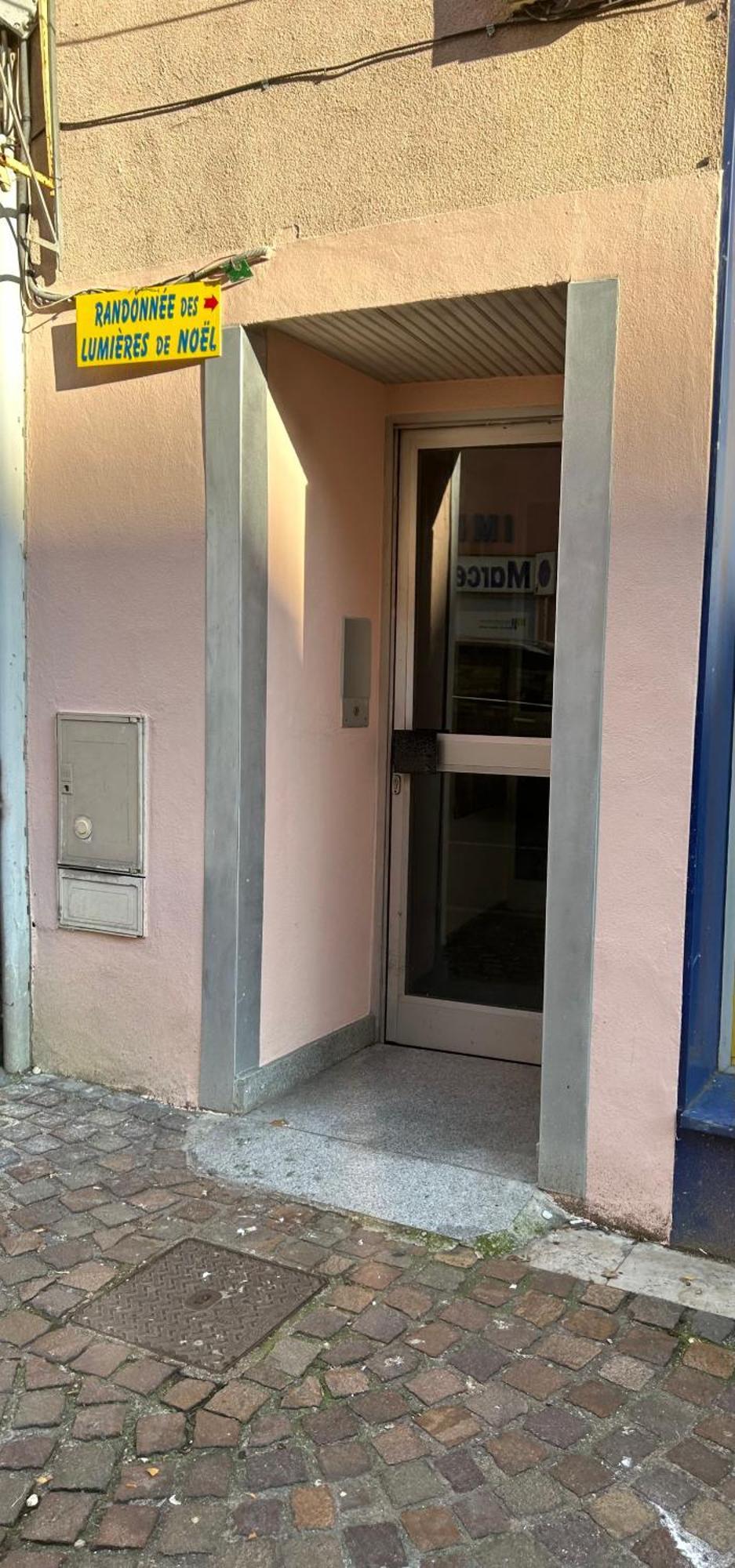 Studio De 30M² Hypercentre Tres Calme Montbeliard Ngoại thất bức ảnh